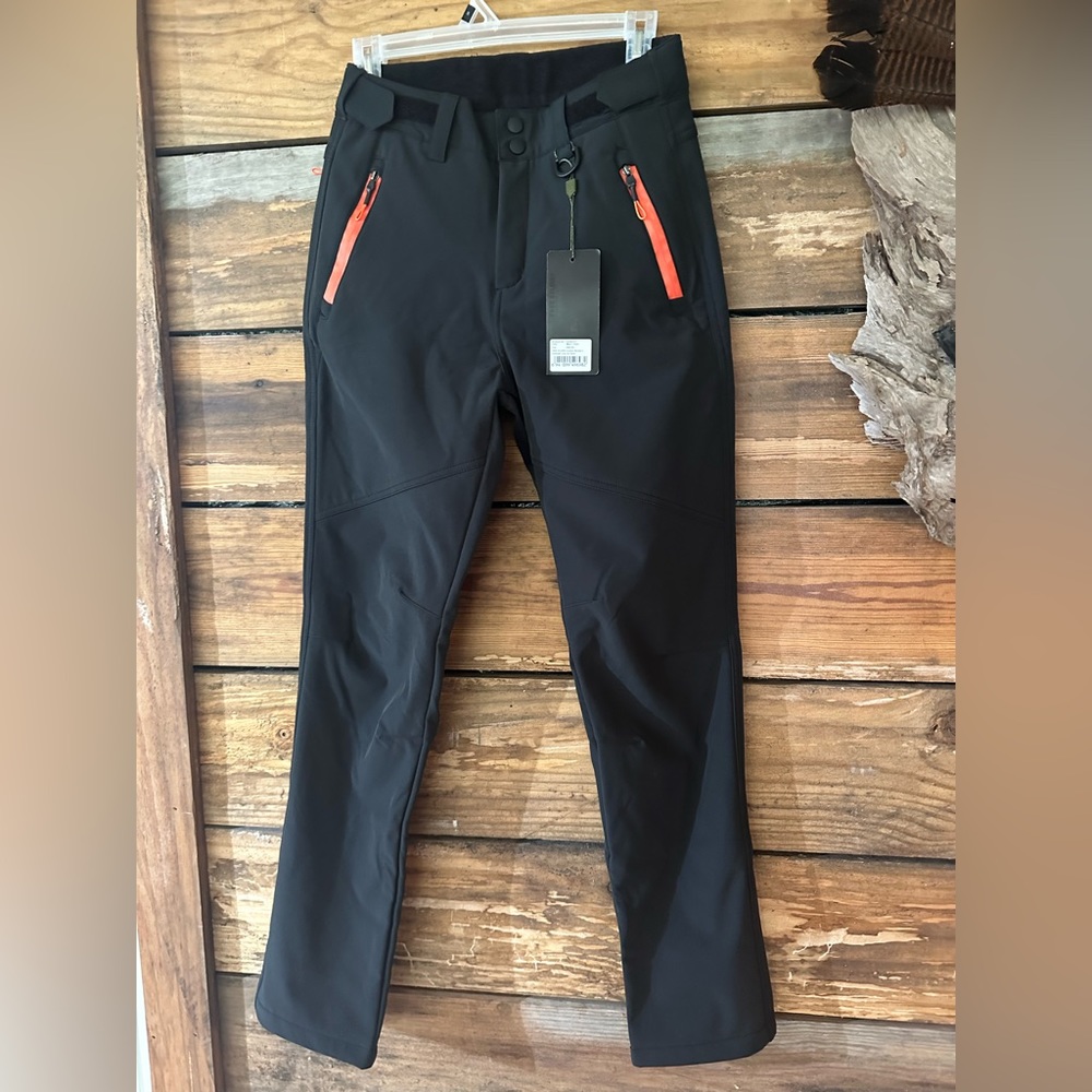 Free soldiers ladies ski pants nwt